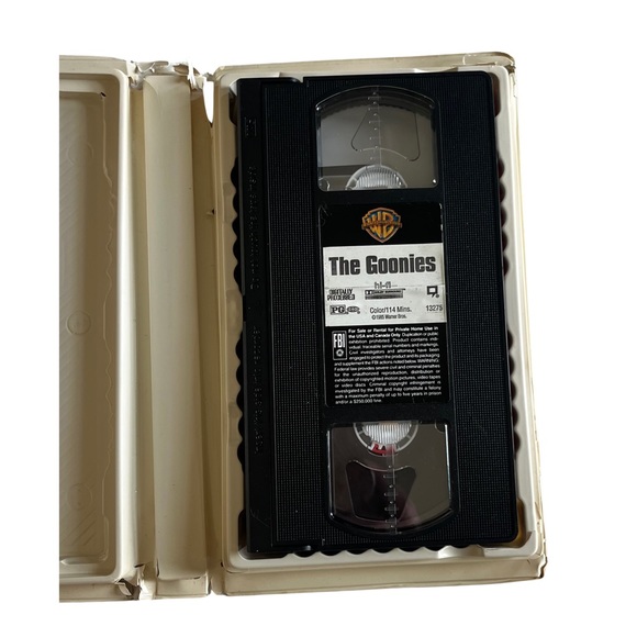 Goonies 1994 Edition VHS - Picture 3 of 3